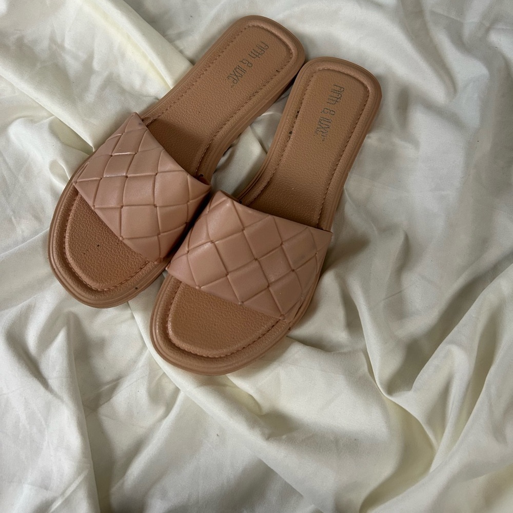 Fifth & luxe sandals